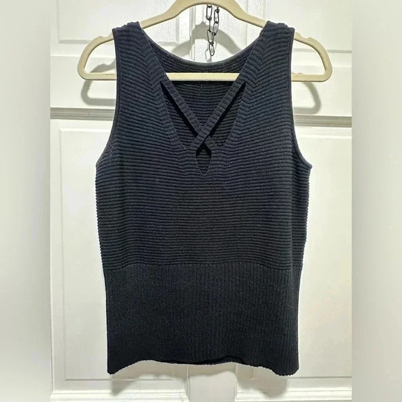 St. John Sport Knit Black classic Tank Size M EUC - Picture 5 of 6